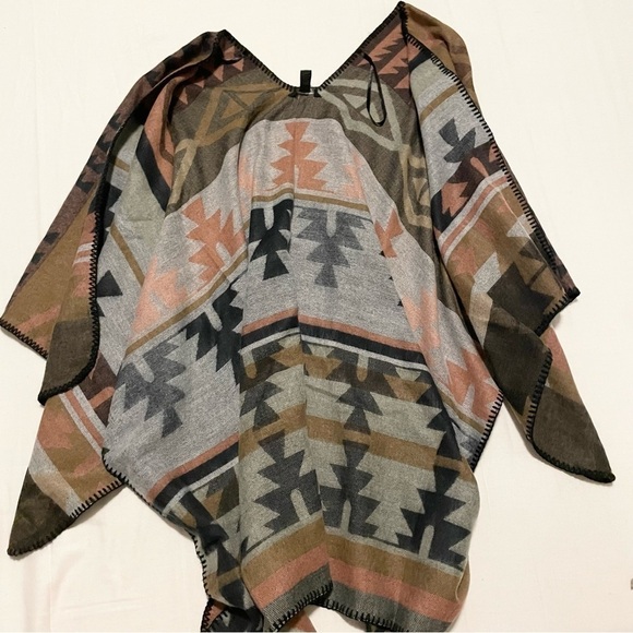 Express Accessories - LA Express Shawl Poncho Wrap One Size
